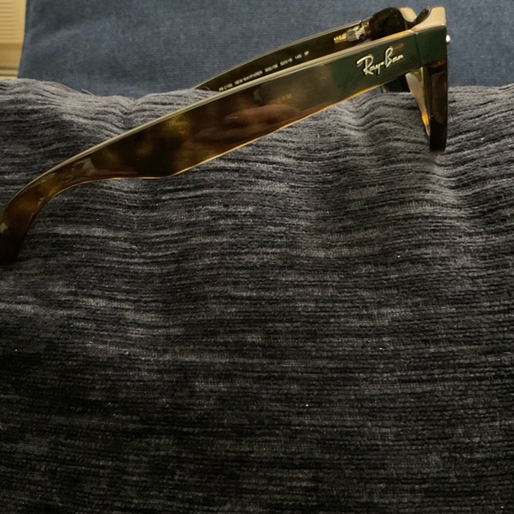 Ray-Ban NWT New Wayfarer sunglasses - Picture 3 of 10